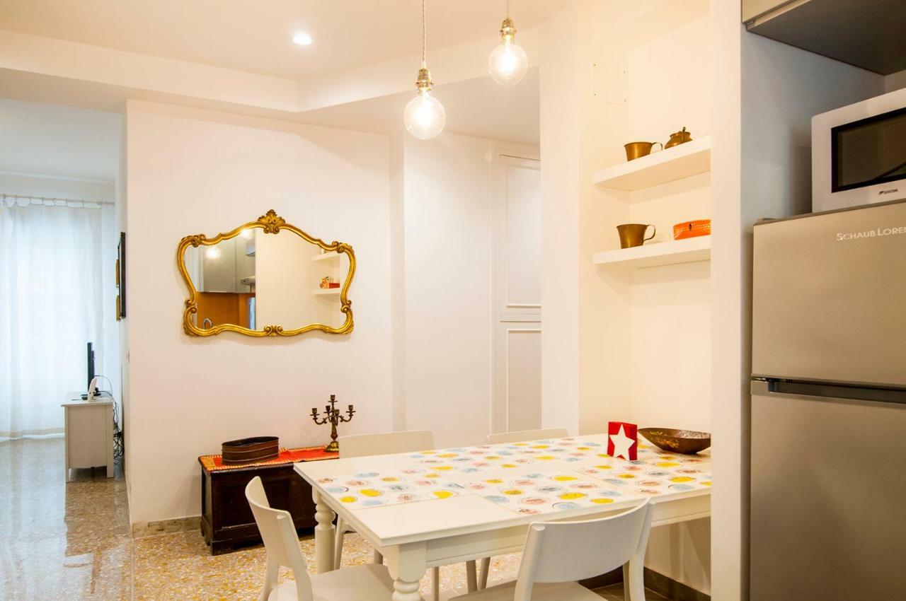 Vatican Museums Roomy Apartment Rom