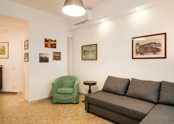 Vatican Museums Roomy Apartment